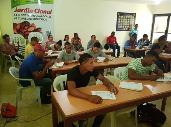 Ofrecen un taller tecnol&oacute;gico a 293 agricultores