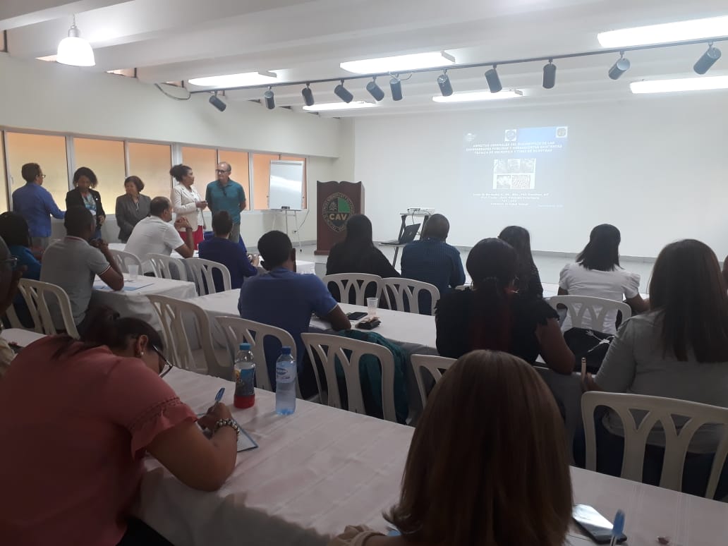 Fcav beneficia estudiantes con taller de patolog&iacute;a veterinaria