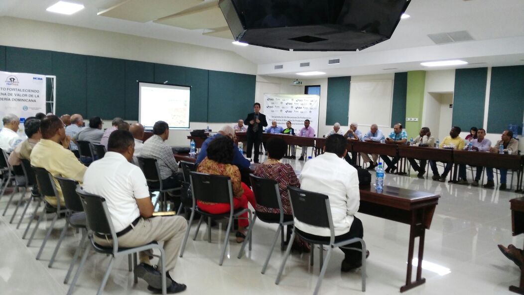 Realizan conversatorio sobre ganader&iacute;a sostenible
